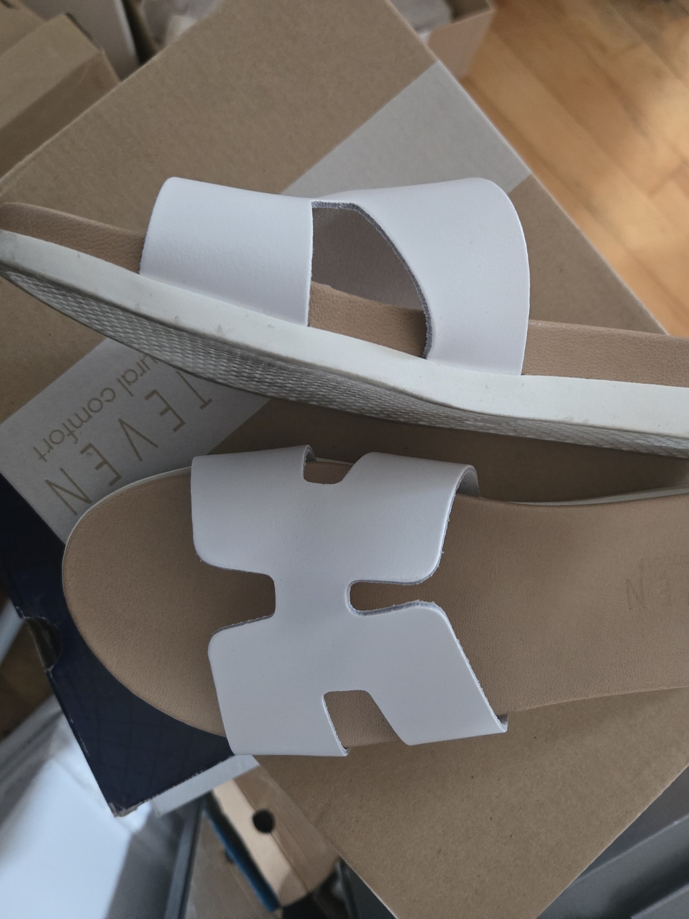 Steve Madden Ladie's White Slide Sandals